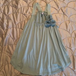Xhilaration sage green flowy top size medium